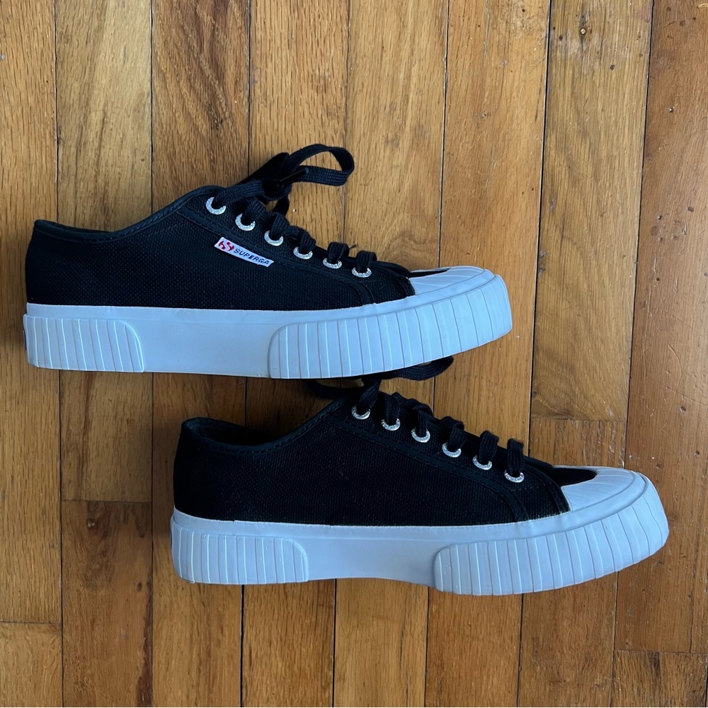 Superga 2630 Stripe Black and White Canvas Sneakers size 8/39
